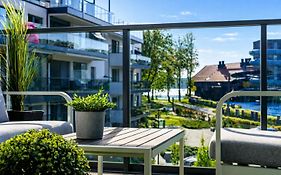 Apartament Turystyczna z widokiem na jezioro